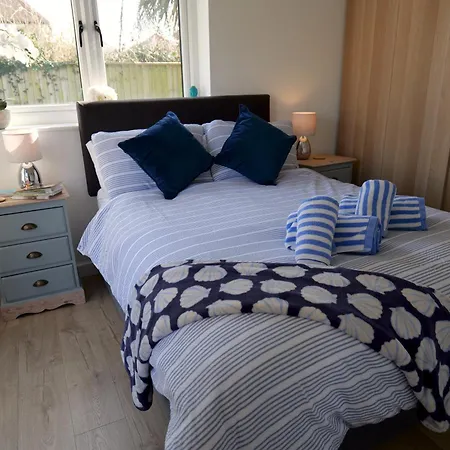 Villa Maria Southbourne - 2 Mins To Beach - Coastal - Dog-Friendly - Modern Luxury - Large Private Garden - Private Access - Parking-3